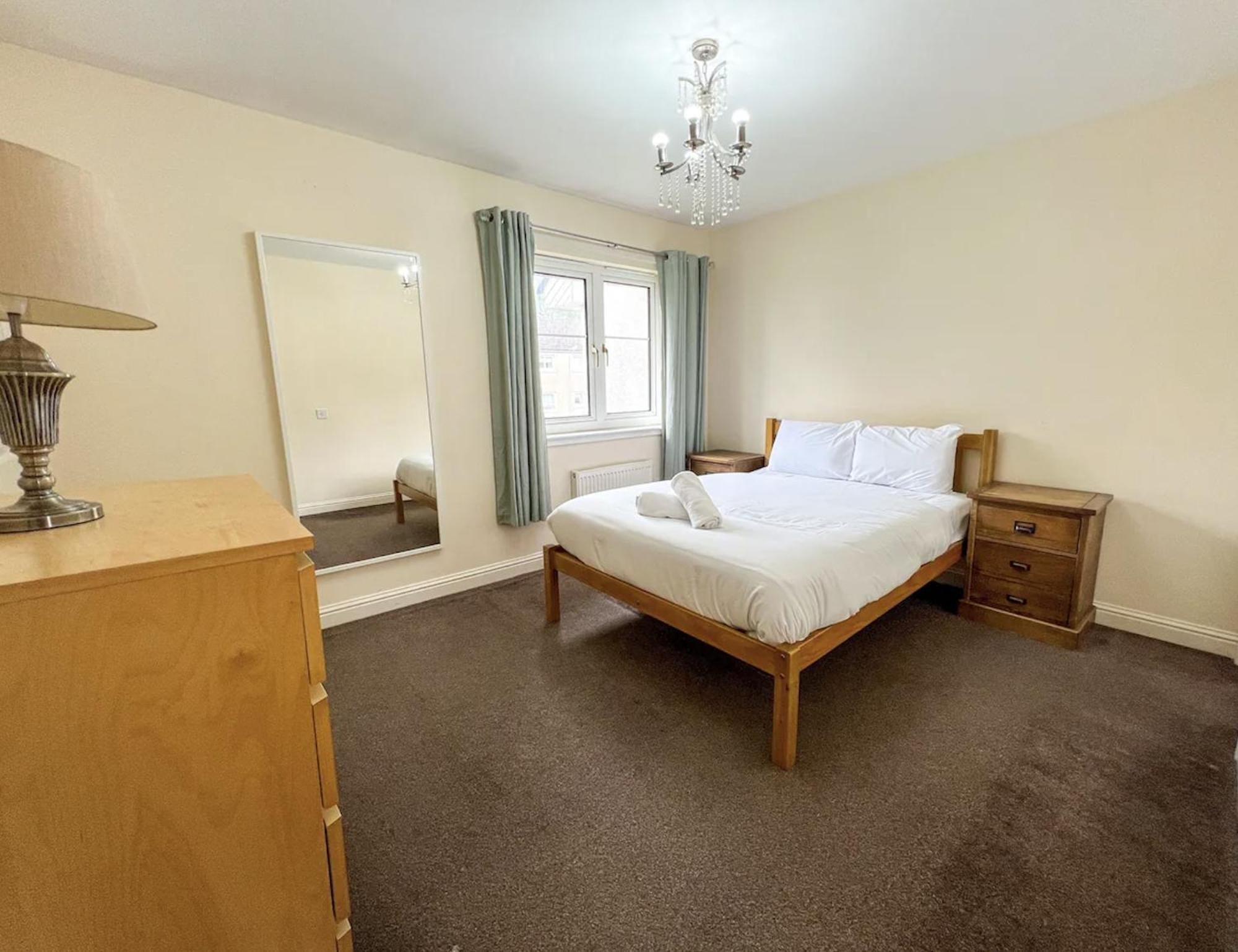 Glasgow Central - Entire House - Free Parking , Free Super Fast Wifi , Private Garden & Parking Security Экстерьер фото