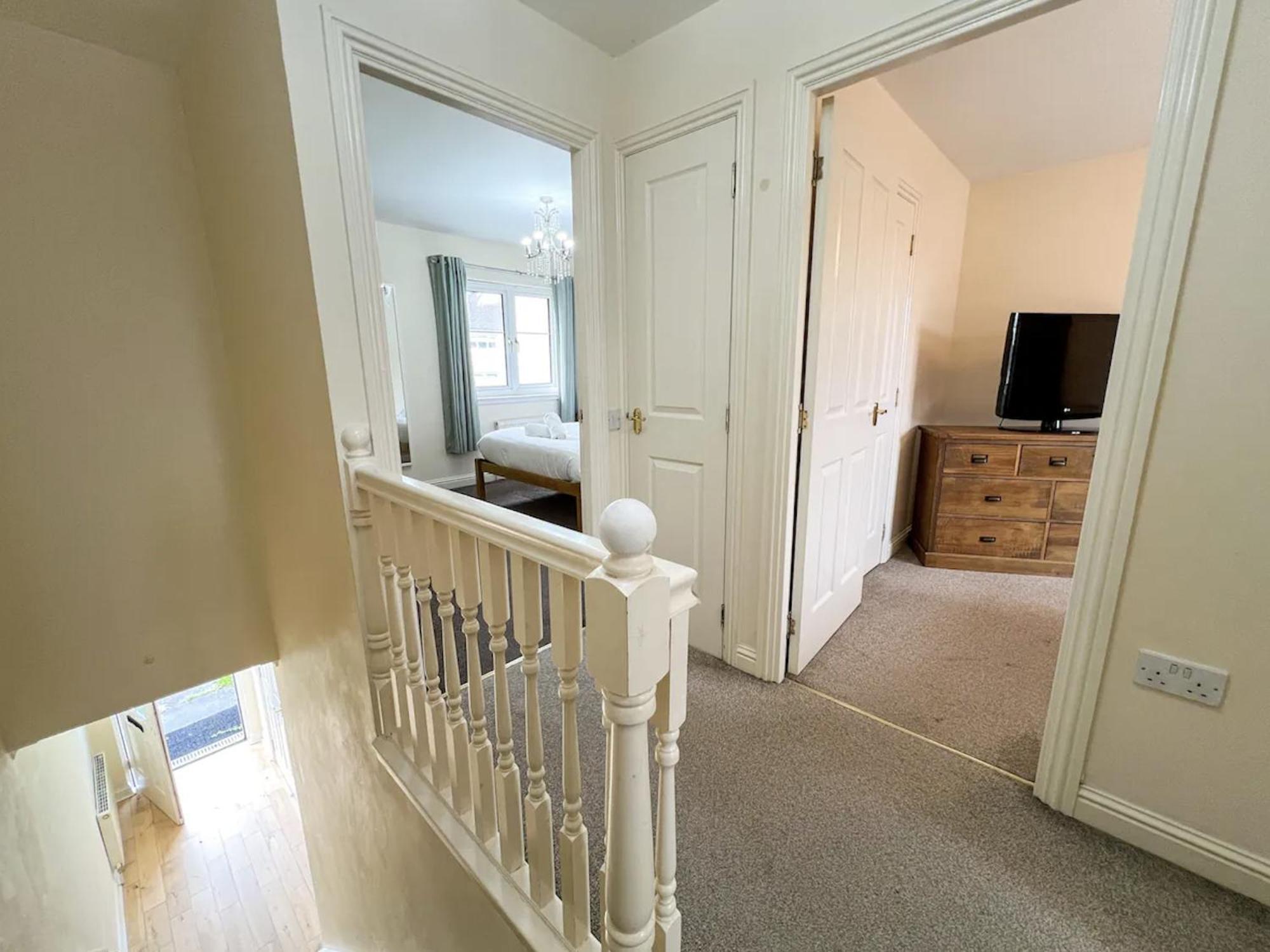 Glasgow Central - Entire House - Free Parking , Free Super Fast Wifi , Private Garden & Parking Security Экстерьер фото