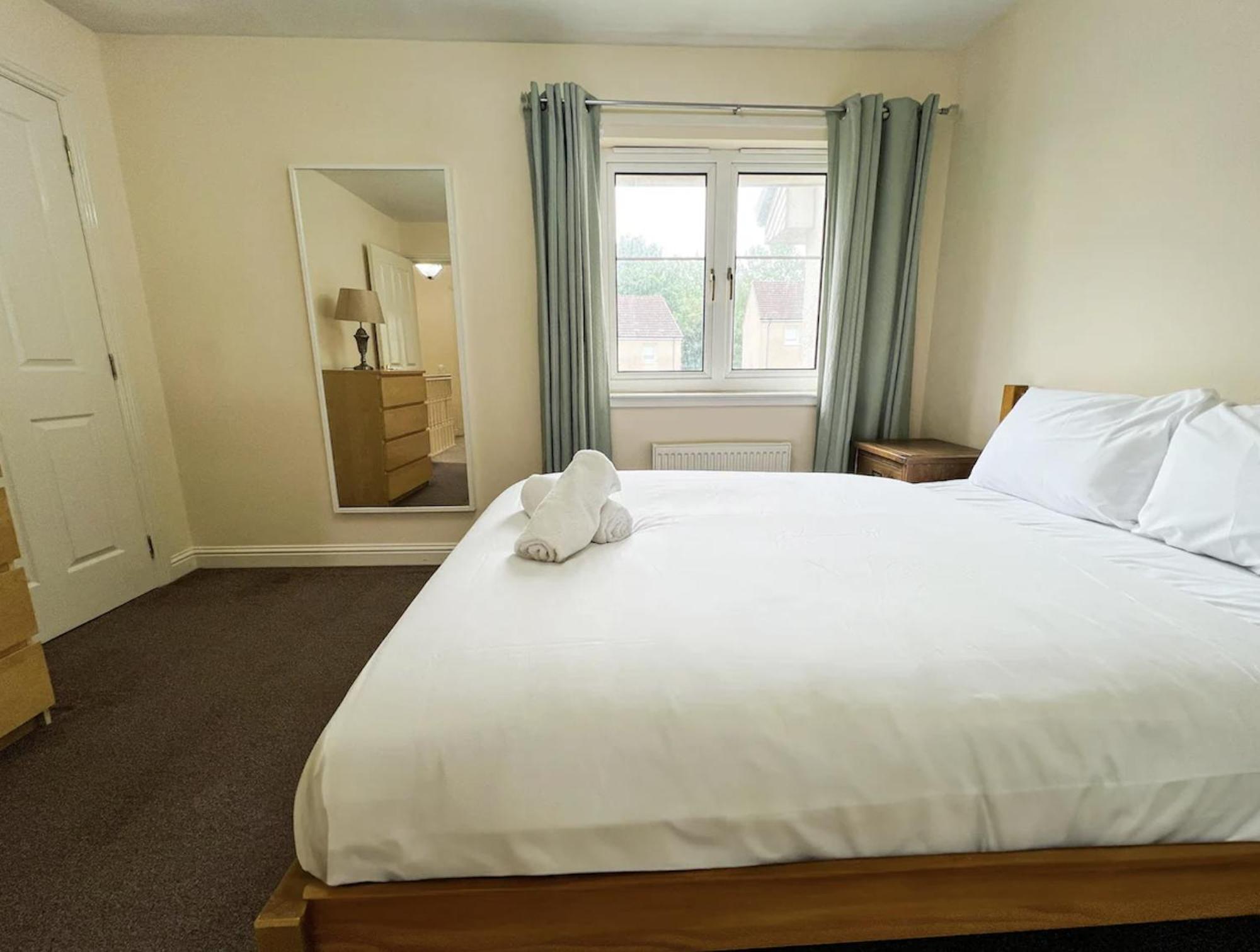 Glasgow Central - Entire House - Free Parking , Free Super Fast Wifi , Private Garden & Parking Security Экстерьер фото