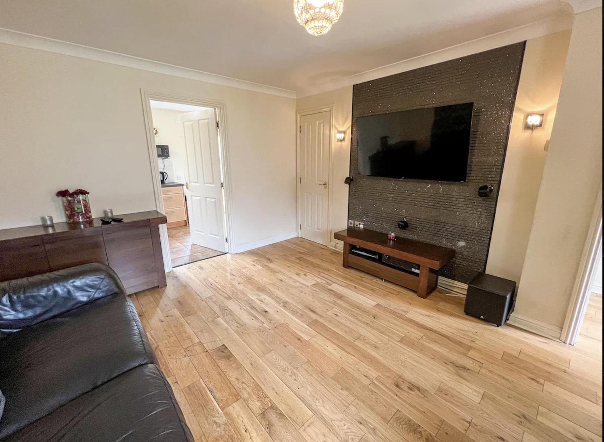 Glasgow Central - Entire House - Free Parking , Free Super Fast Wifi , Private Garden & Parking Security Экстерьер фото