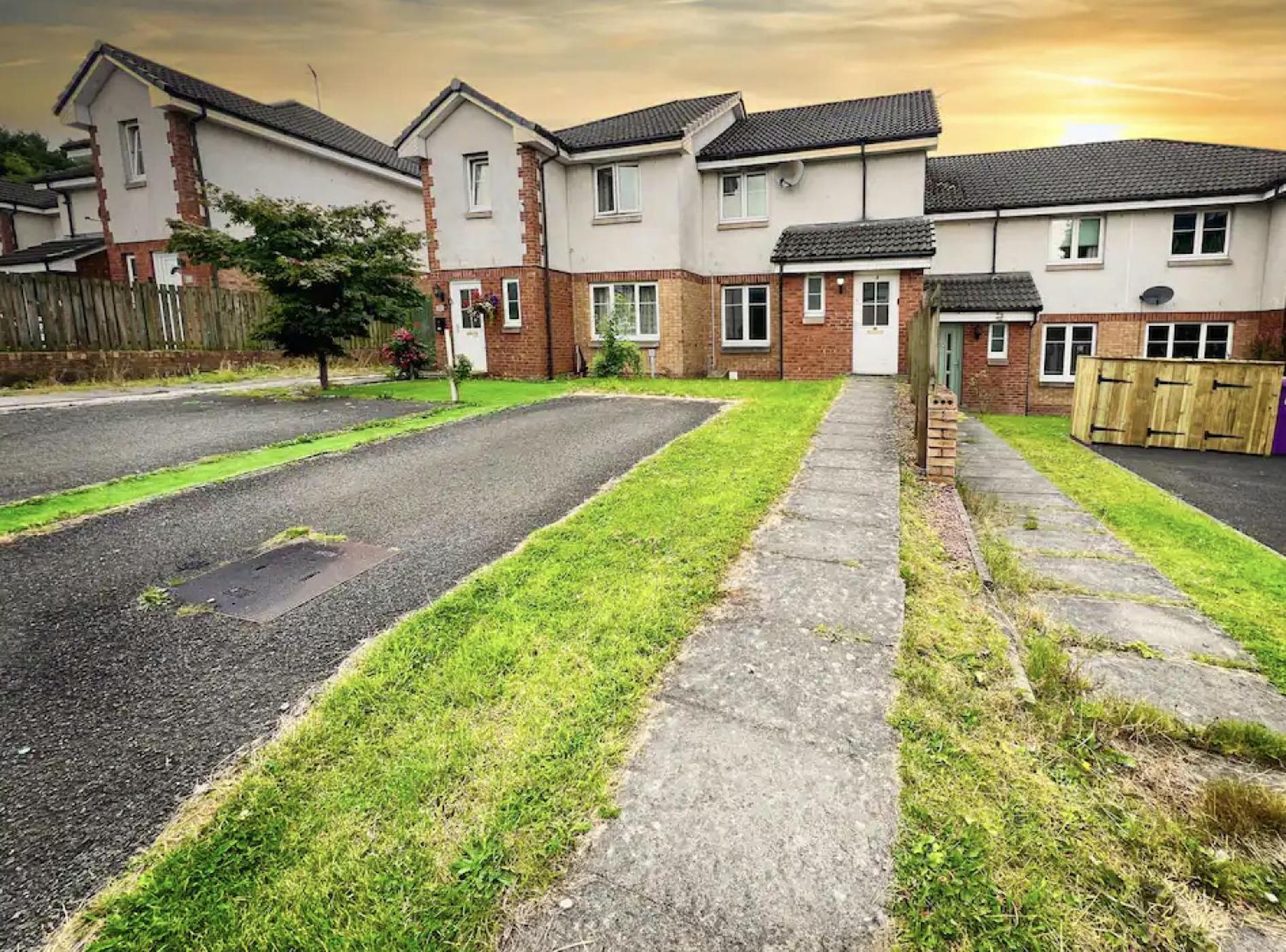 Glasgow Central - Entire House - Free Parking , Free Super Fast Wifi , Private Garden & Parking Security Экстерьер фото