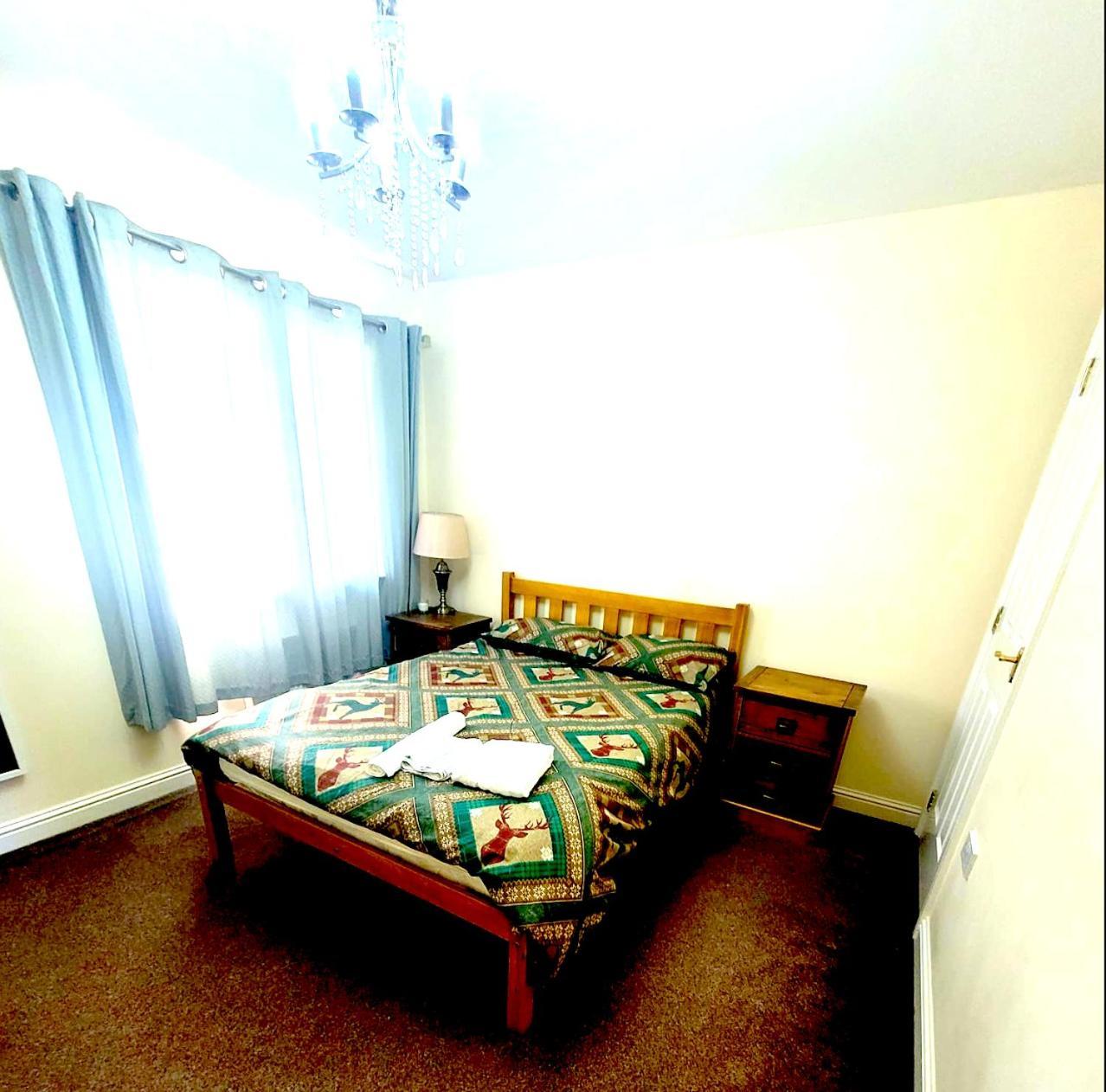 Glasgow Central - Entire House - Free Parking , Free Super Fast Wifi , Private Garden & Parking Security Экстерьер фото